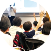 大盛況の「夏休み親子お金研究室」